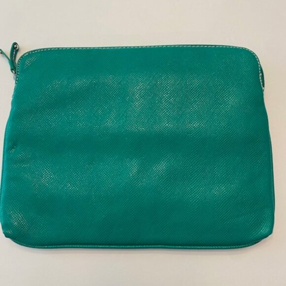 Nine West Green large clutch with zipper closure animal print lining lock charm - Picture 2 of 3